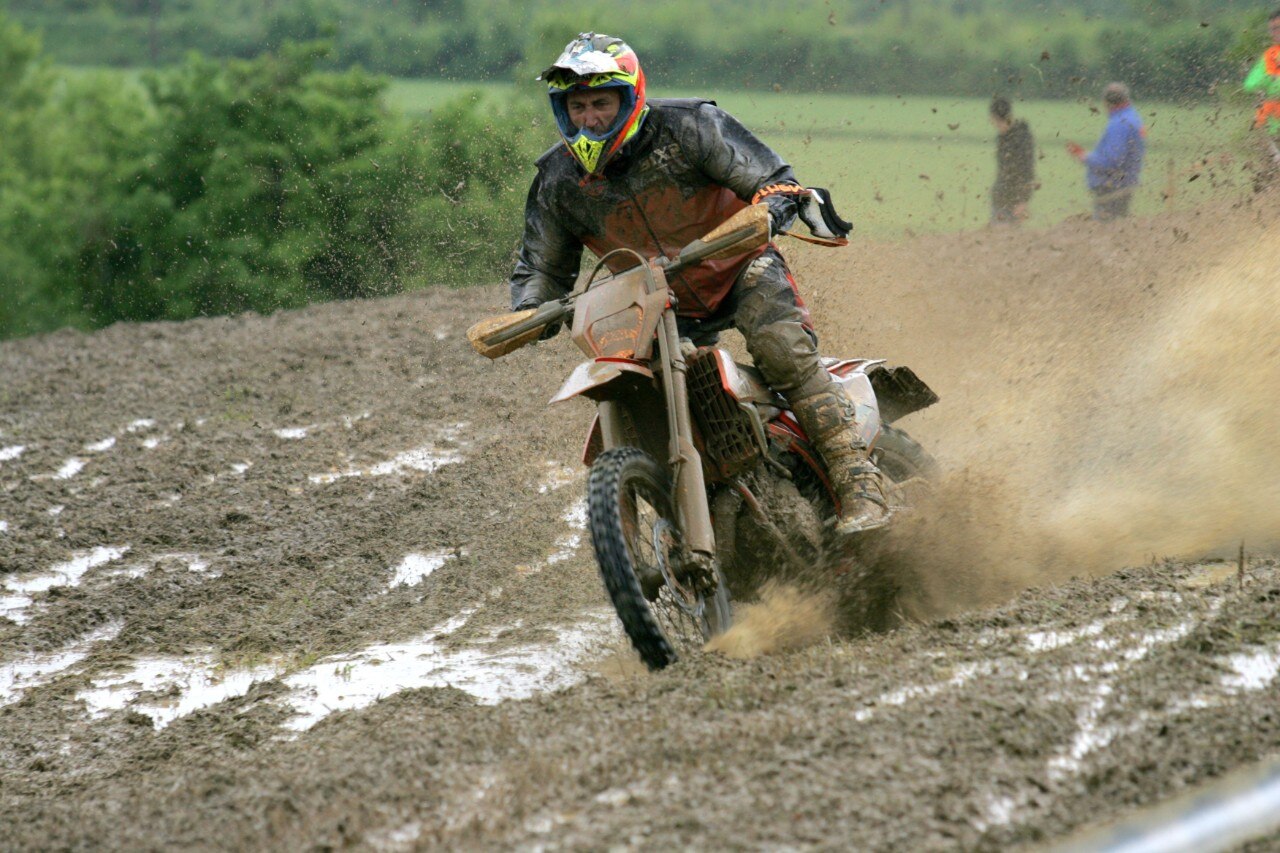 Il Trofeo Enduro KTM 2019 nella morsa del fango ad Anghiari